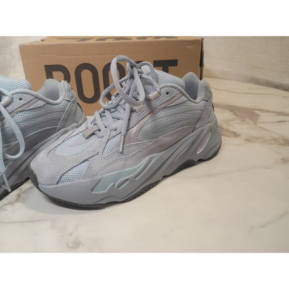 adidas Yeezy 700 V2 Hospital blue size 5 mens used main image 7